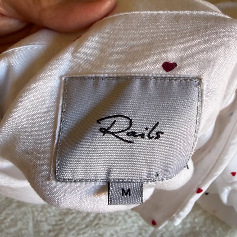 Rails Rocsi Heart print 100% rayon shirt - Picture 8 of 12